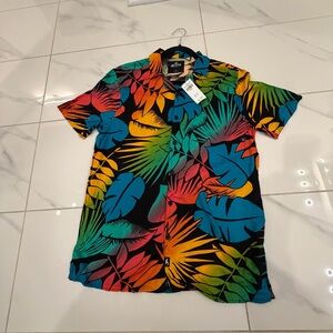 BNWT Hollister Confidence Project Pride Camp Shirt